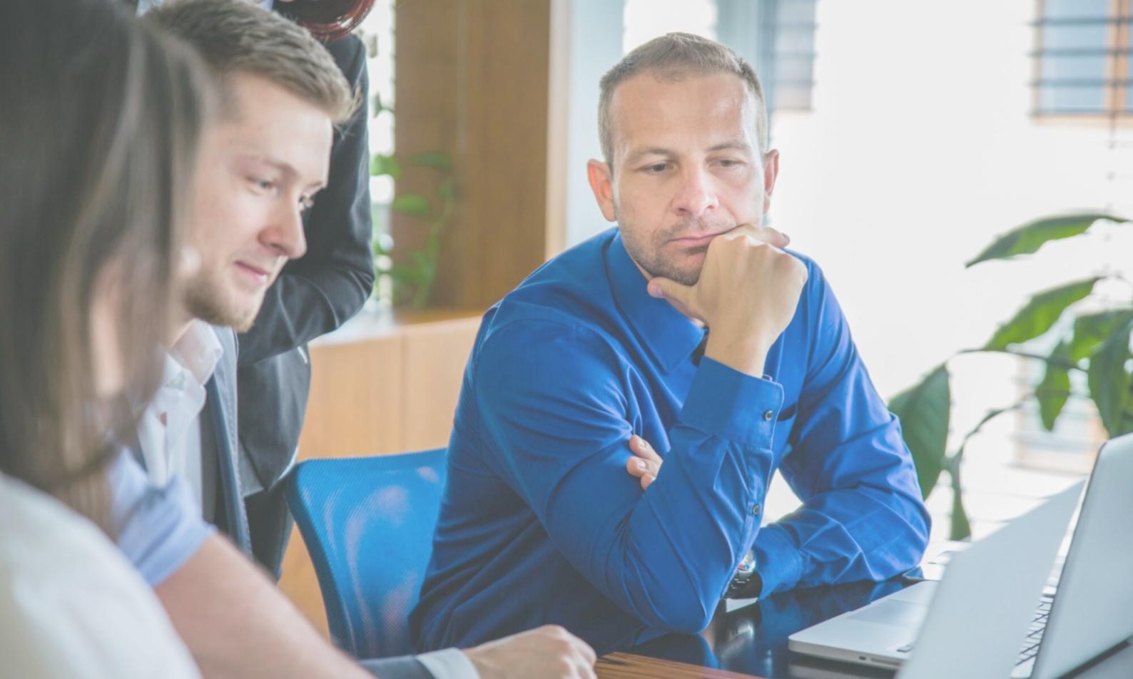 Moderne Finanztools und Analysesoftware im Einsatz